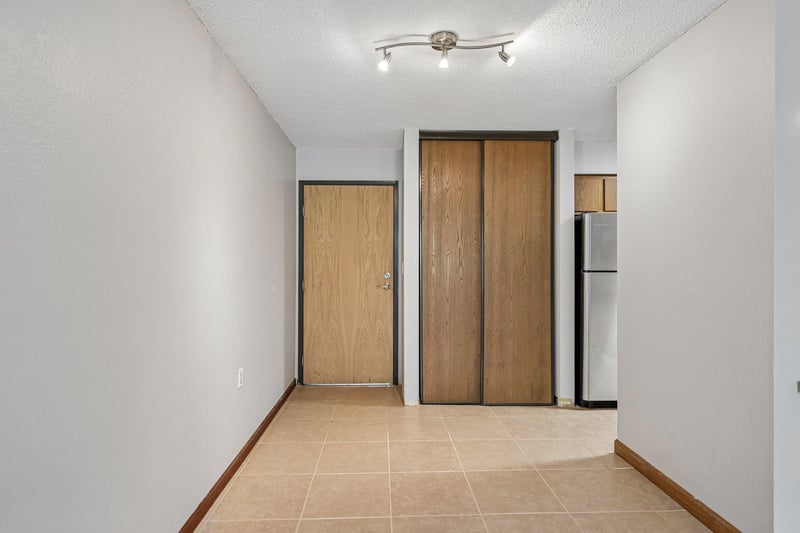 221 Grand Ave W #115, South Saint Paul, MN 55075