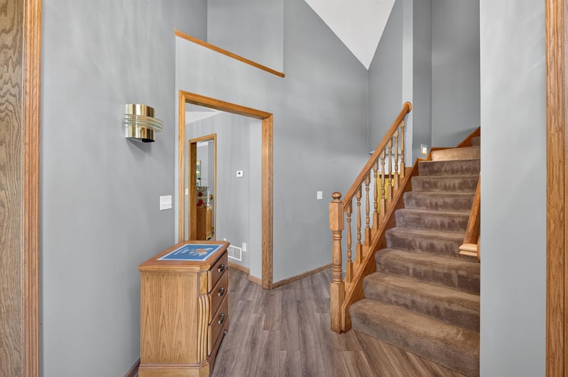 2883 Duluth St, Maplewood, MN 55109