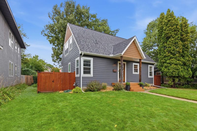 313 Vincent Ave N, Minneapolis, MN 55405