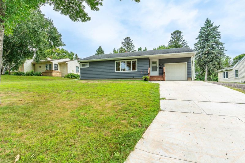 416 E Saint Charles Ave, Fergus Falls, MN 56537