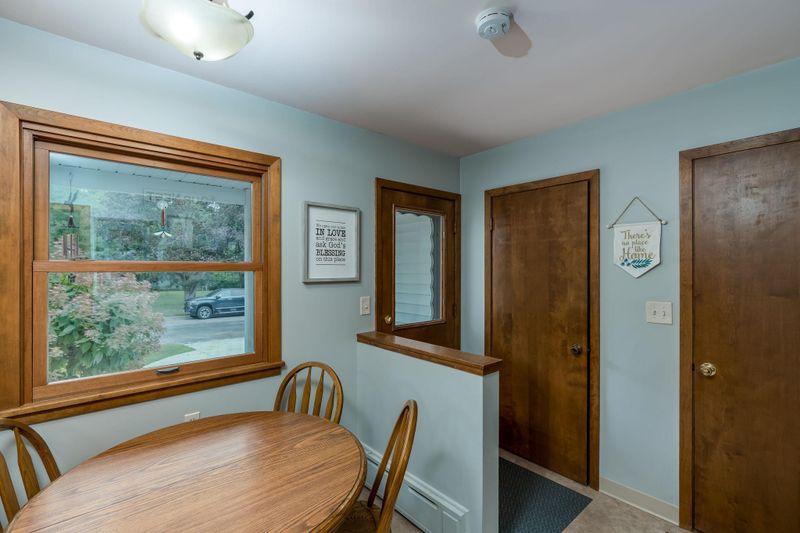 828 Lower Johnson Cir, Saint Peter, MN 56082