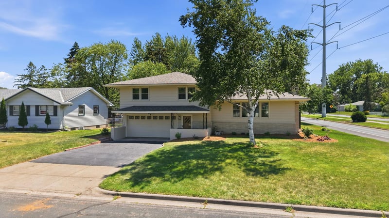2919 64th Ave N, Brooklyn Center, MN 55430