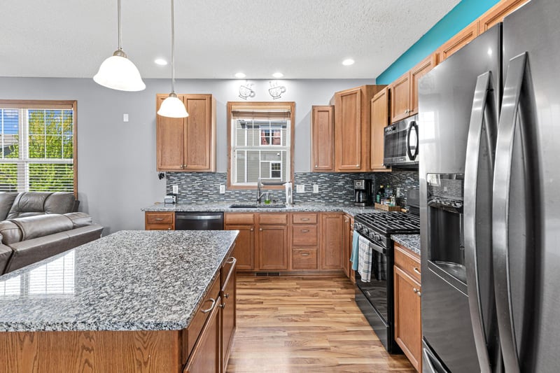 1802 Colonial Ln #1, Chanhassen, MN 55317