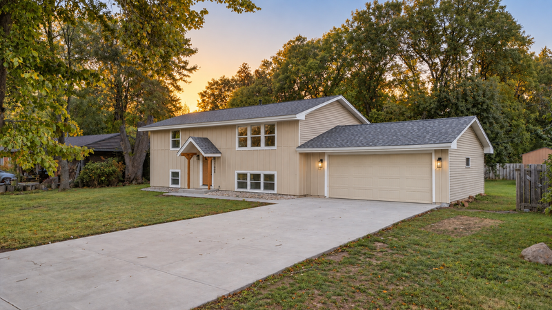 11608 Utah Ave N, Champlin, MN 55316