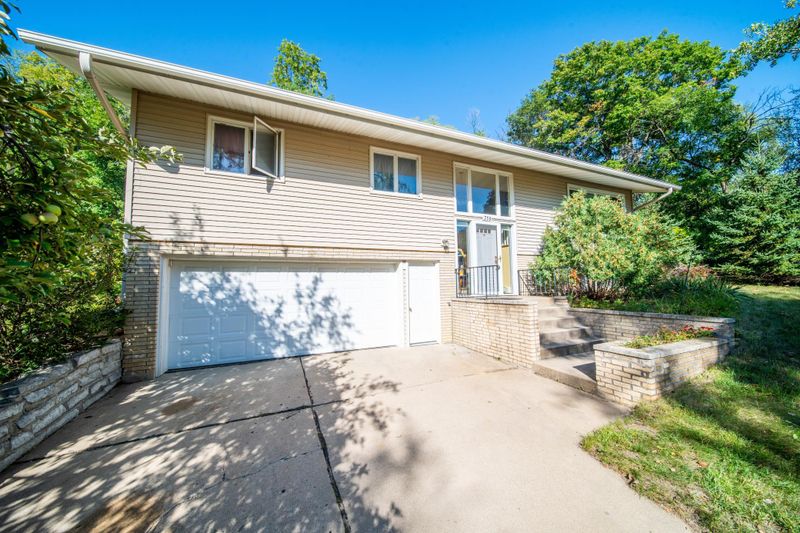 359 Riverview Heights Dr NE, Rochester, MN 55906