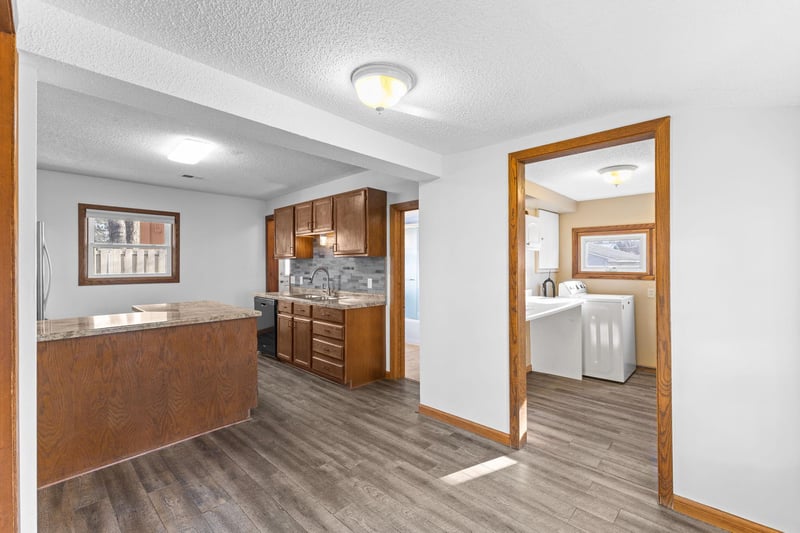 312 2nd St N, Delano, MN 55328