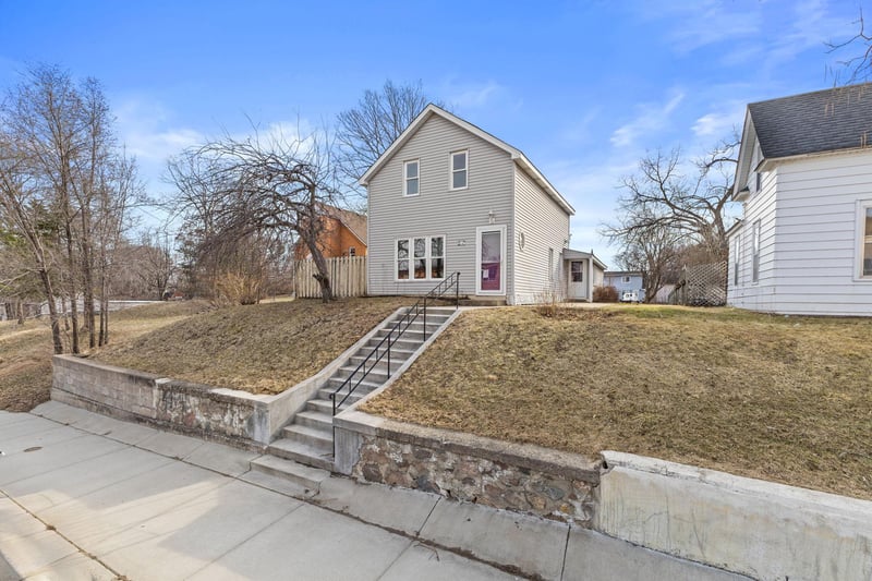 312 2nd St N, Delano, MN 55328