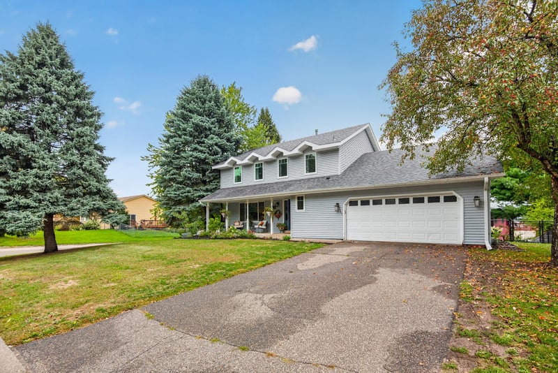 2347 Heath Ave N, Oakdale, MN 55128