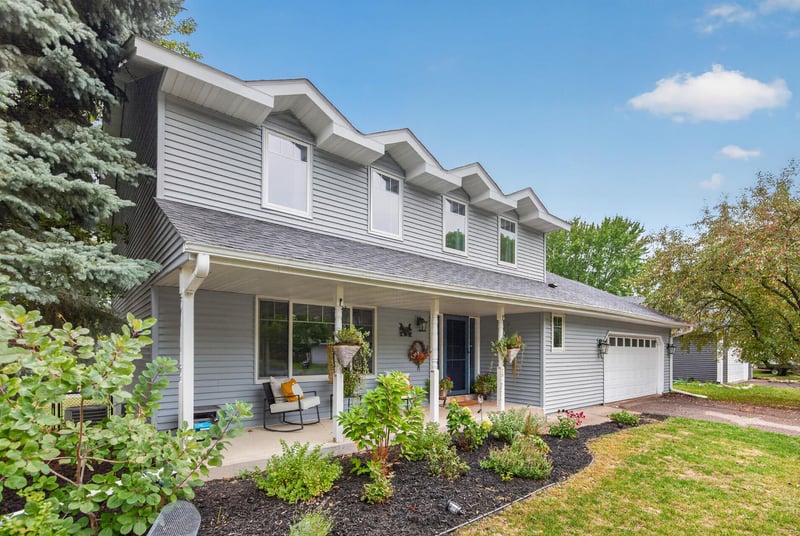 2347 Heath Ave N, Oakdale, MN 55128