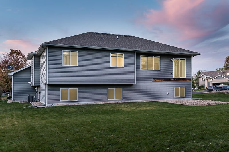 148 Crystal Cir, Montrose, MN 55363