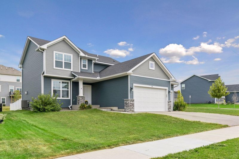540 Waterford Pl, Waconia, MN 55387