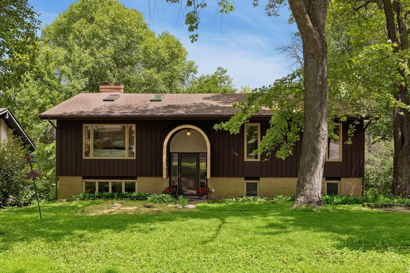 2700 Kyle Ave N, Golden Valley, MN 55422