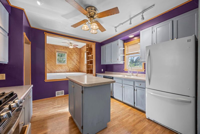 819 S Grove Ave, Owatonna, MN 55060