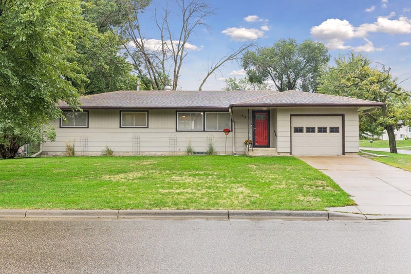 752 South St, Anoka, MN 55303