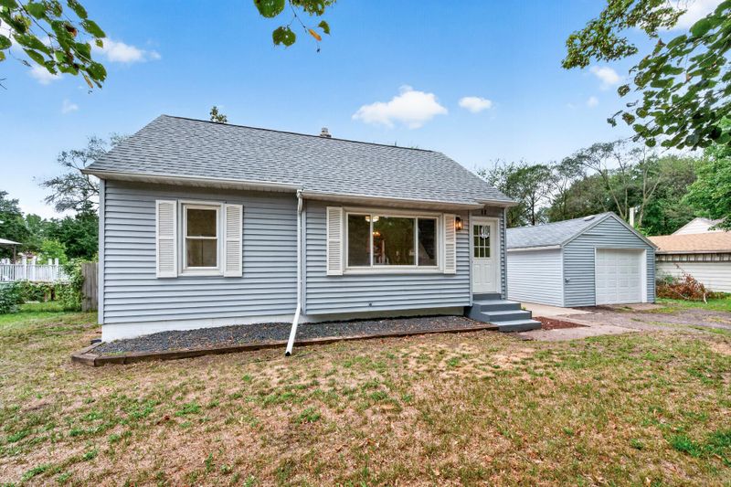 11 Edge Dr, Circle Pines, MN 55014