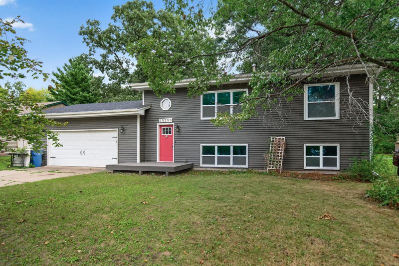 19205 Yale St NW, Elk River, MN 55330