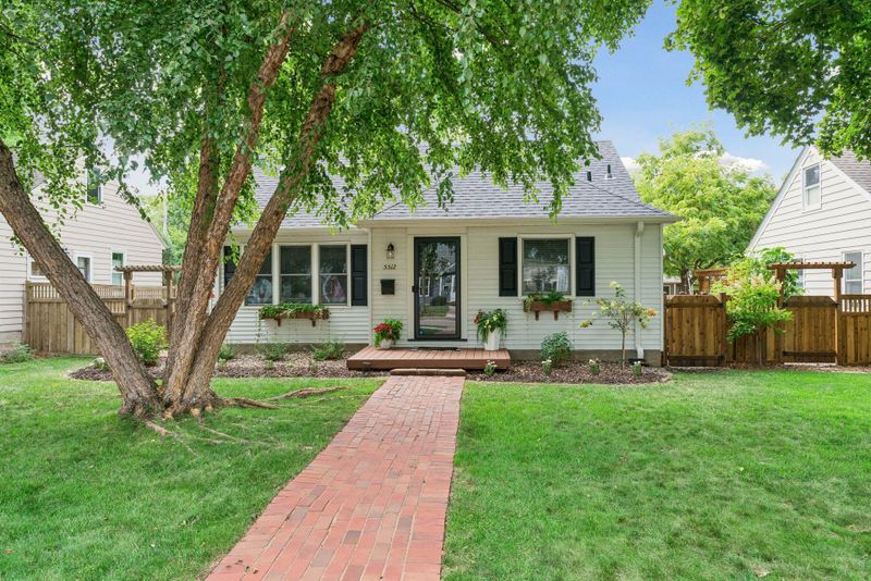 5512 James Ave S, Minneapolis, MN 55419