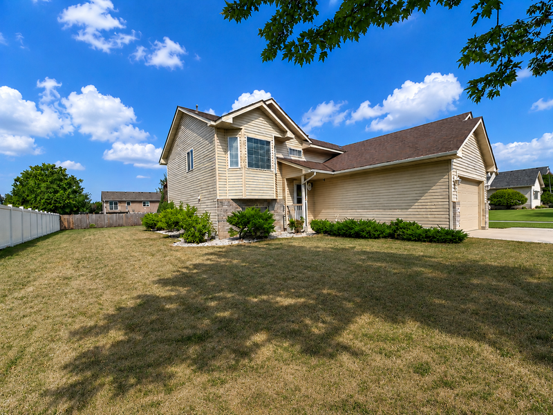 477 Shannon Dr, Big Lake, MN 55309