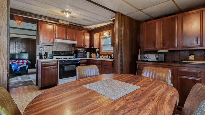 429 S Scott St, Elmwood, WI 54740