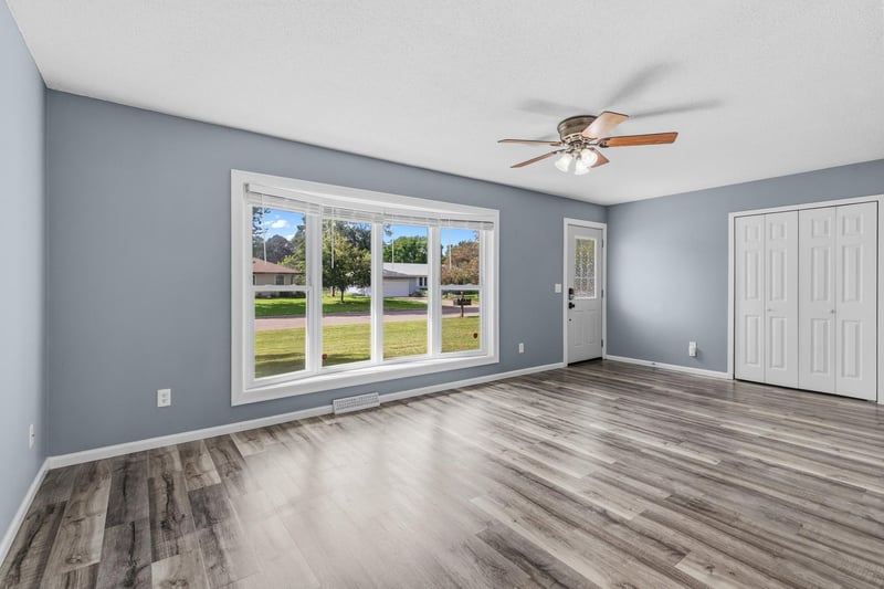 10924 Gettysburg Ave N, Champlin, MN 55316