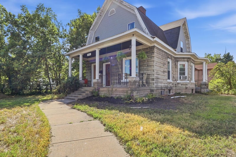 2800 Cedar Ave S, Minneapolis, MN 55407