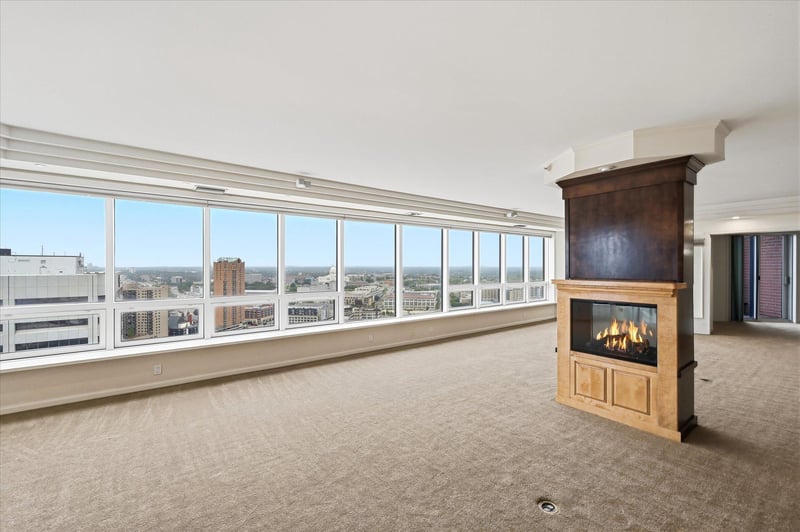 168 6th St E #3501/3506, Saint Paul, MN 55101
