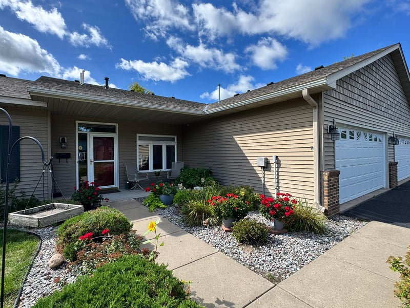617 4th St NW #1, Aitkin, MN 56431