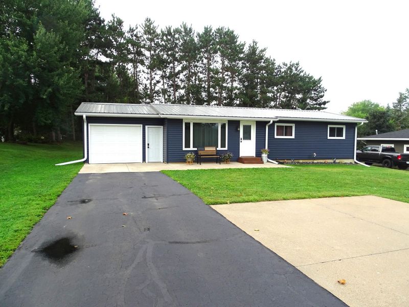 429 Auth St, Durand, WI 54736