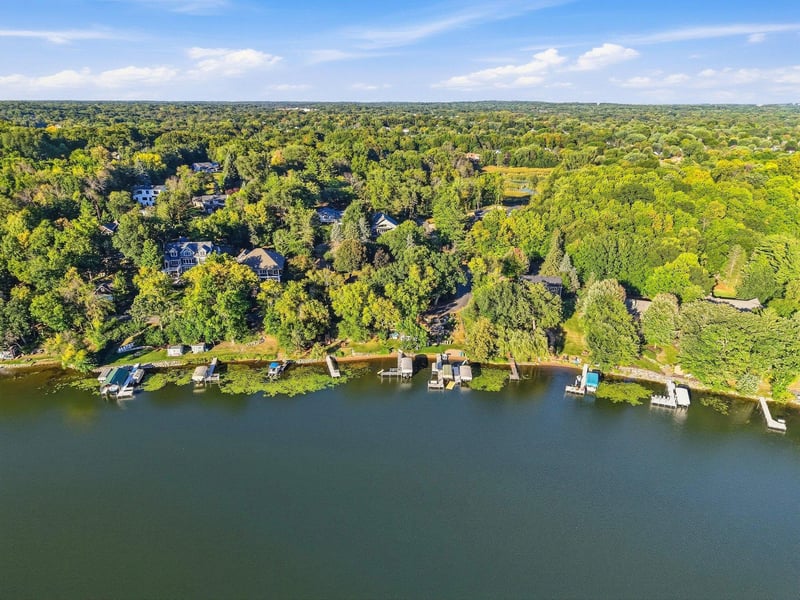 510 Pleasant View Rd, Chanhassen, MN 55317
