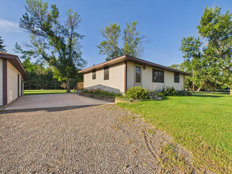 5341 425th St, Harris, MN 55032