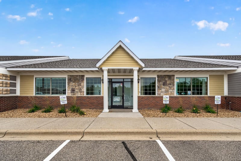 1103 Weir Dr #200, Woodbury, MN 55125