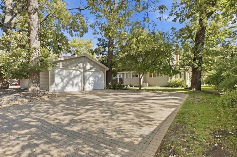 909 6th Ave N, Saint Cloud, MN 56303