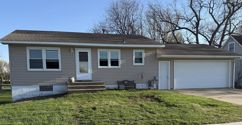 610 8th Ave NE, Waseca, MN 56093
