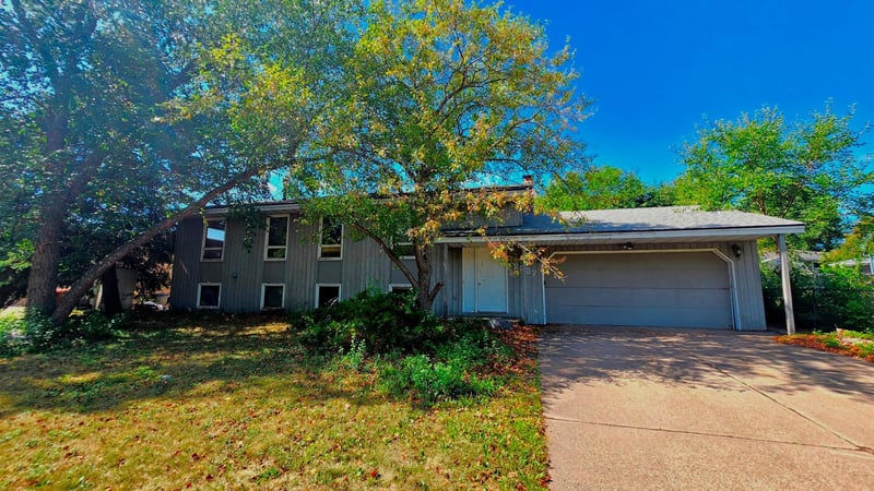 2937 Chippewa Ave, Maplewood, MN 55109