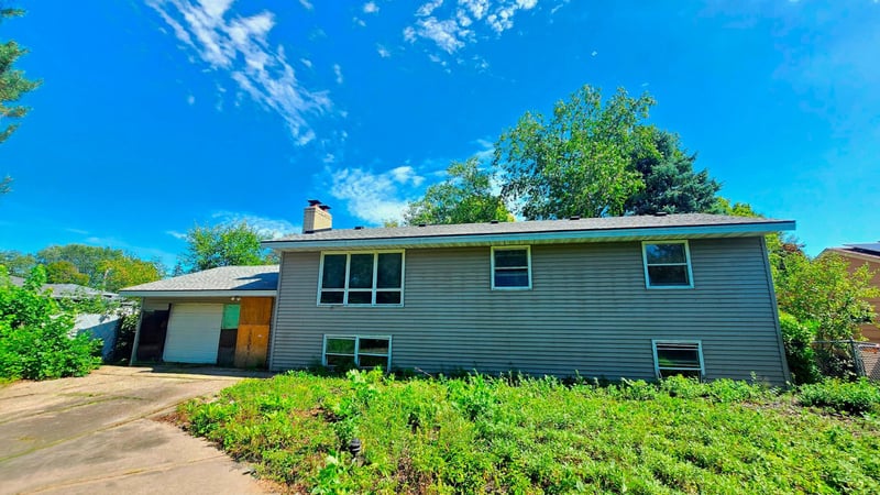 2937 Chippewa Ave, Maplewood, MN 55109
