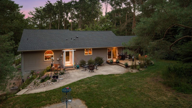 98 Quality Ave N, Lakeland, MN 55043