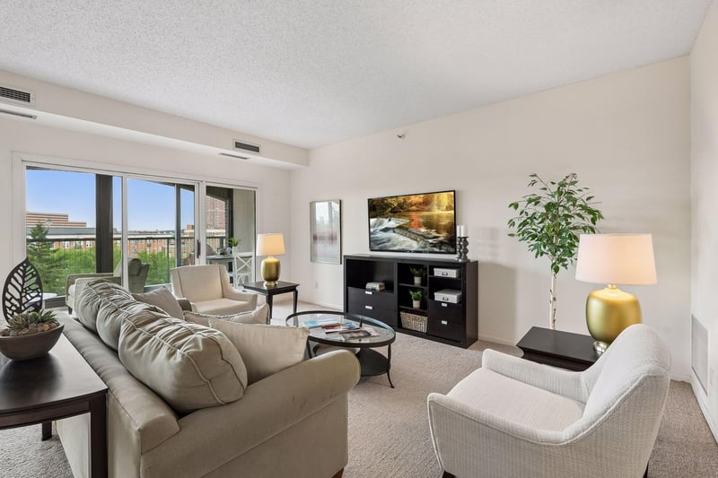 1201 Yale Pl #403, Minneapolis, MN 55403