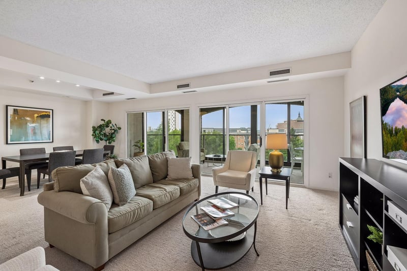 1201 Yale Pl #403, Minneapolis, MN 55403