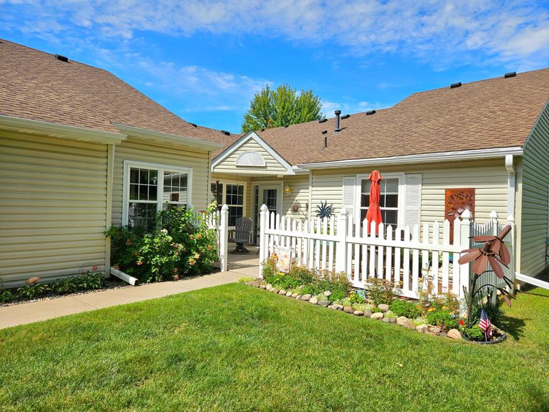 19277 Freeport Ct NW, Elk River, MN 55330