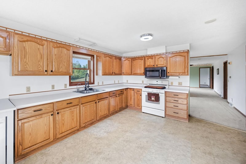 2048 Division St E, Buffalo, MN 55313