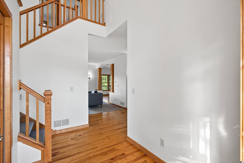 1740 Sandbar Cir, Waconia, MN 55387
