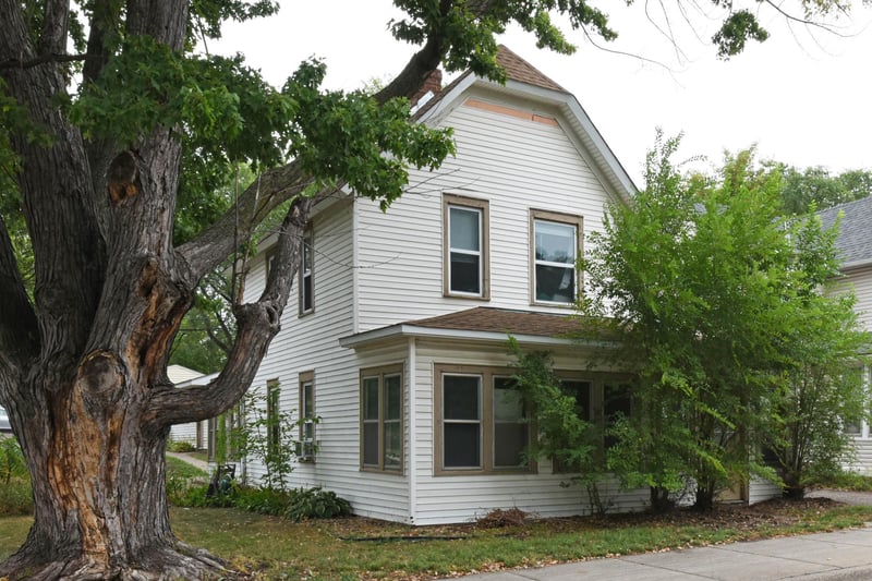 681 Old Highway 8 NW, New Brighton, MN 55112