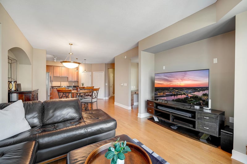 500 E Grant St #709, Minneapolis, MN 55404