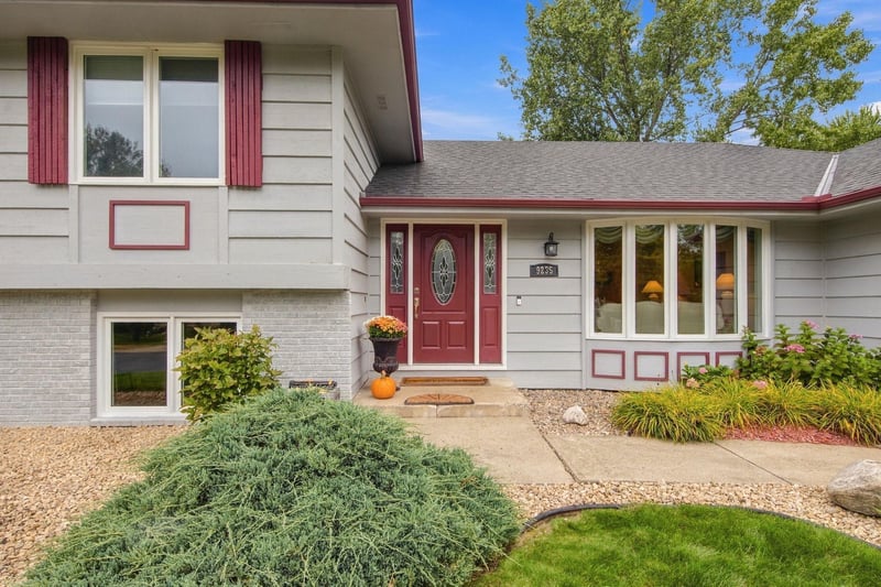 9235 Hyland Creek Rd, Bloomington, MN 55437