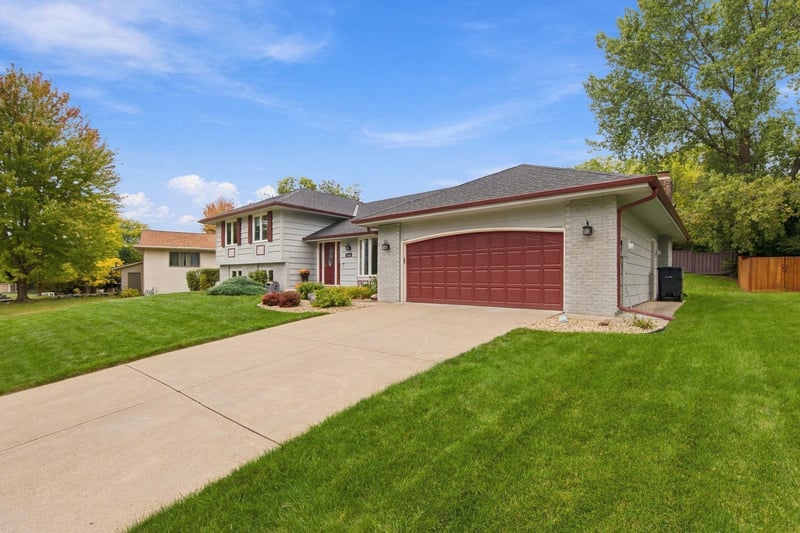 9235 Hyland Creek Rd, Bloomington, MN 55437