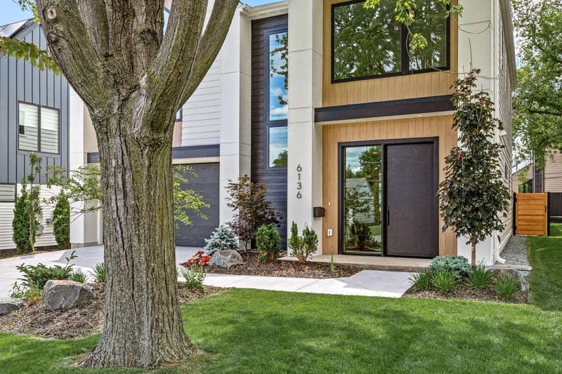 6136 Oaklawn Ave, Edina, MN 55424
