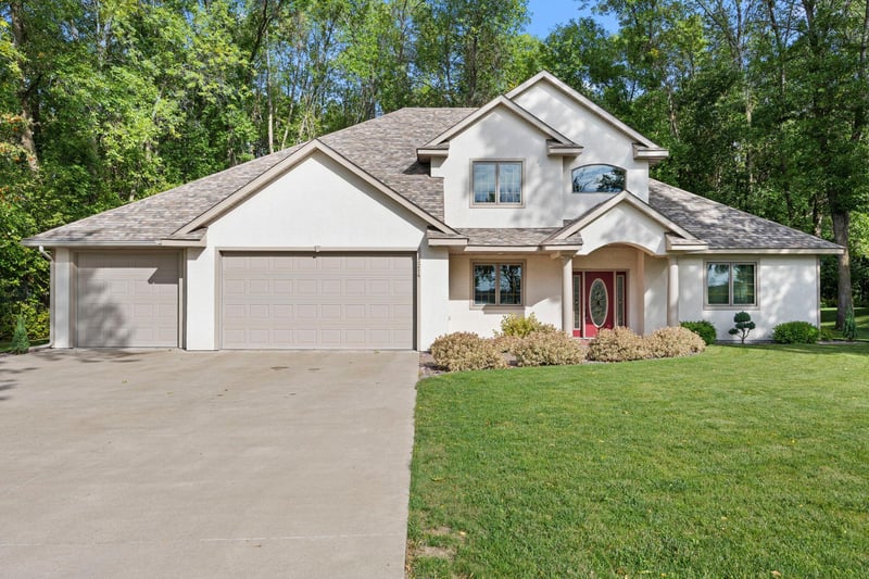3214 Shorewood Dr, Rush City, MN 55069