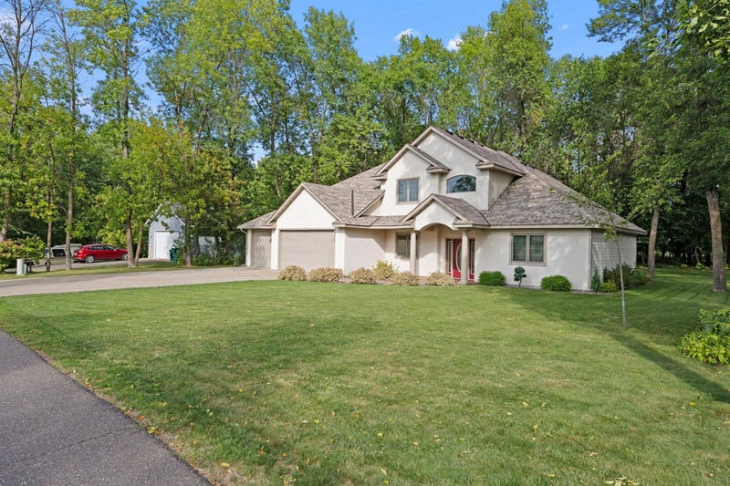 3214 Shorewood Dr, Rush City, MN 55069