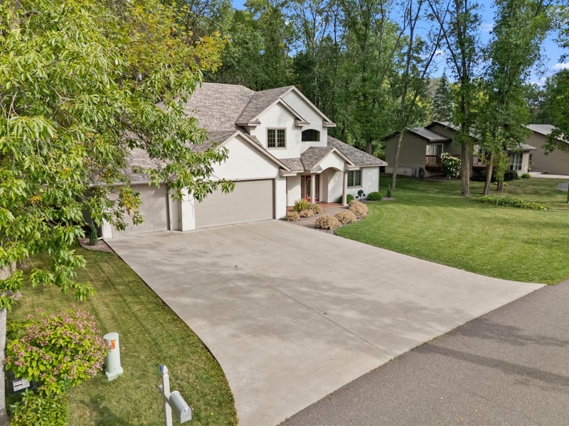 3214 Shorewood Dr, Rush City, MN 55069