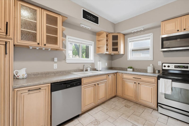 558 Concord St, Saint Paul, MN 55107
